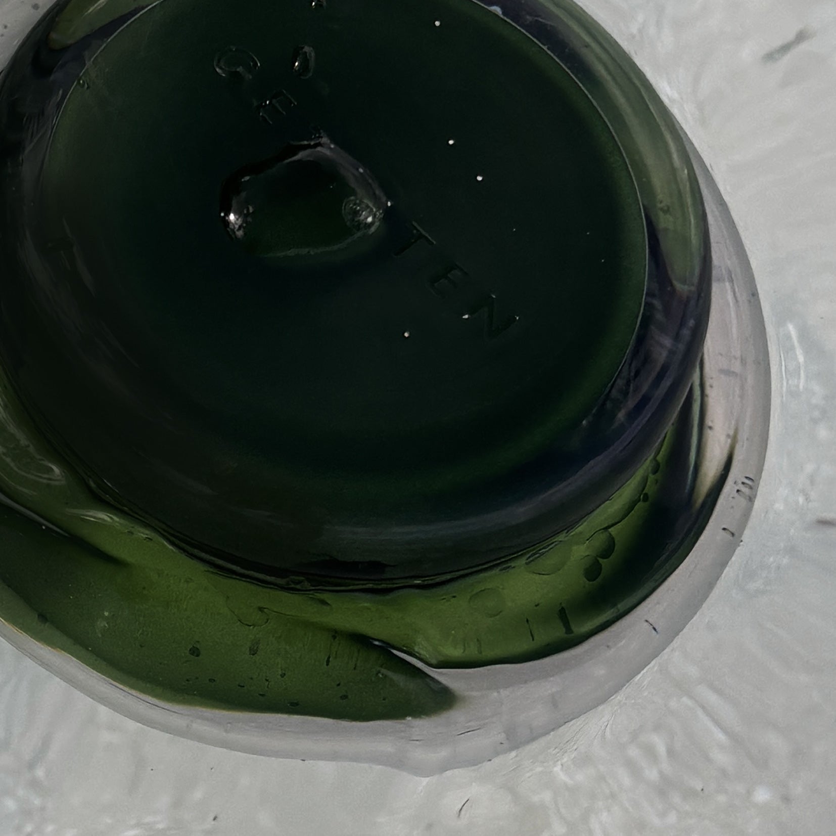 GEZEITEN marine biotech skincare in a laboratory setting